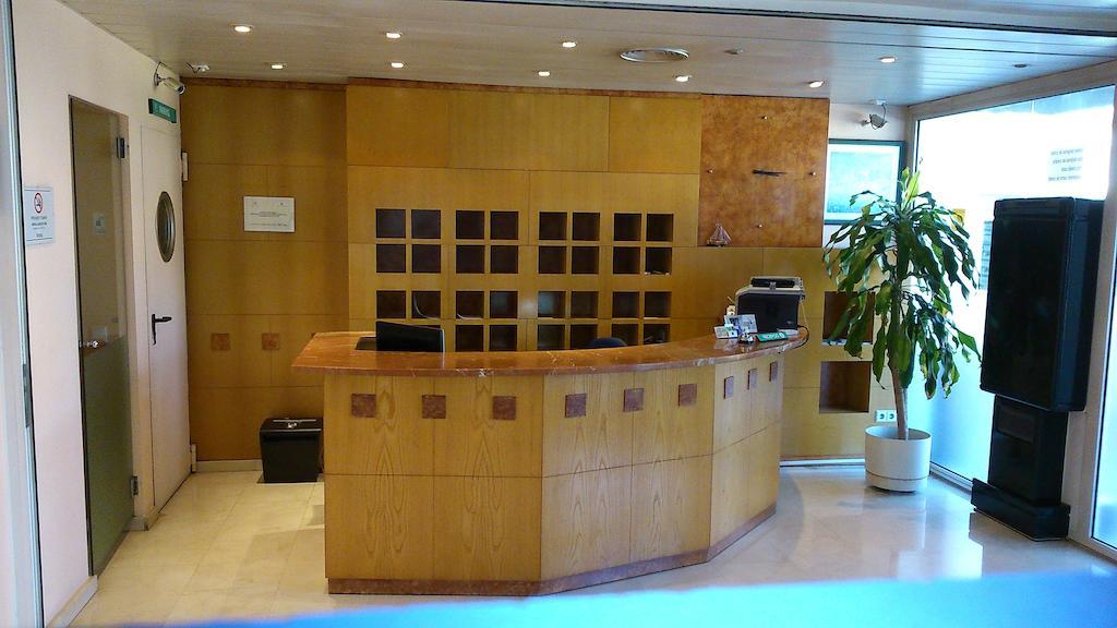 Hotel Montmelo Luaran gambar