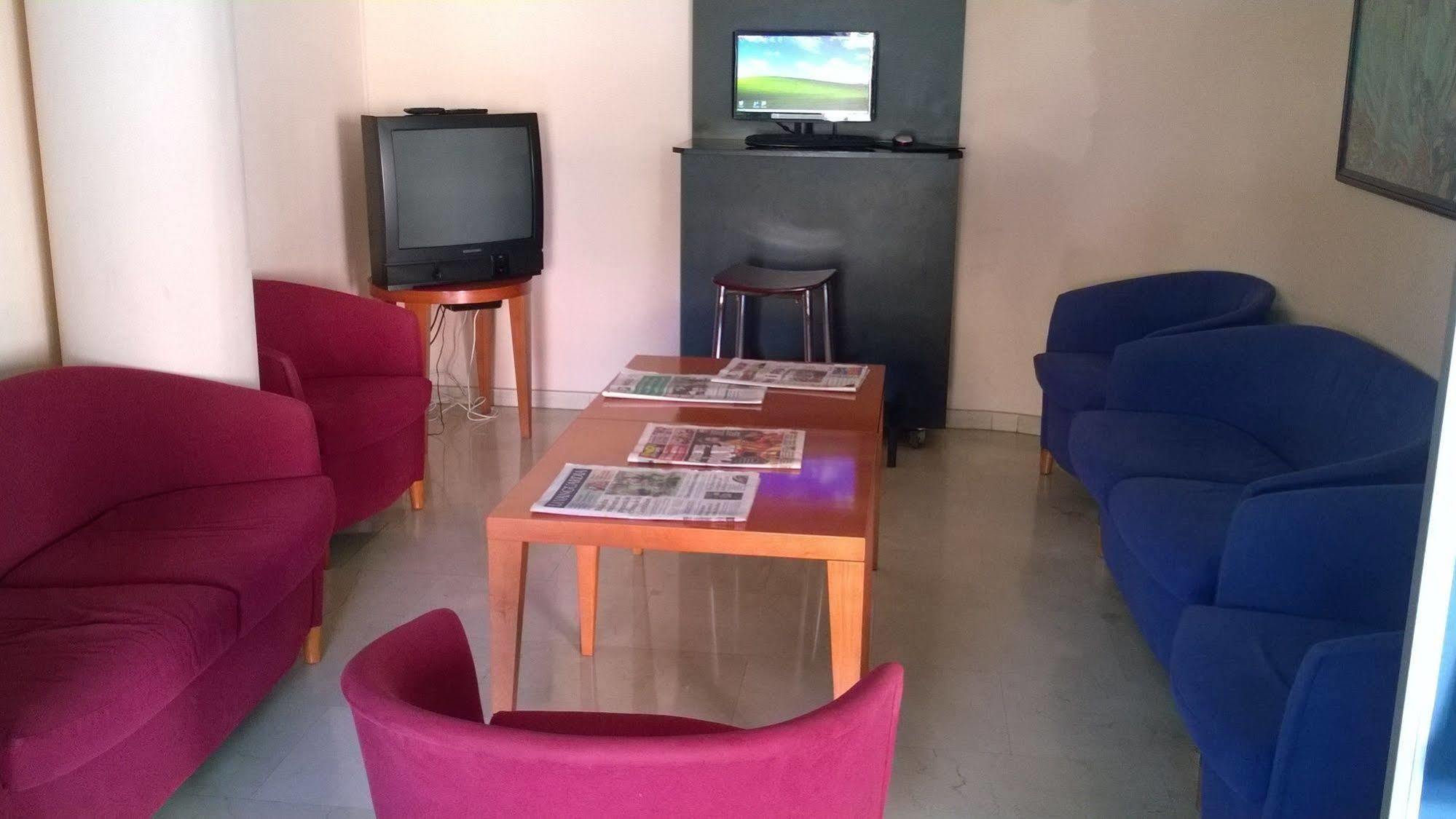 Hotel Montmelo Luaran gambar
