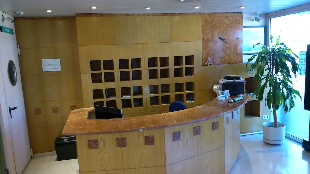 Hotel Montmelo Luaran gambar